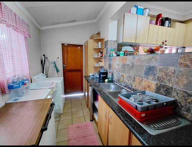3 BEDROOM FREESTANDING FOR SALE IN MOREGLOED